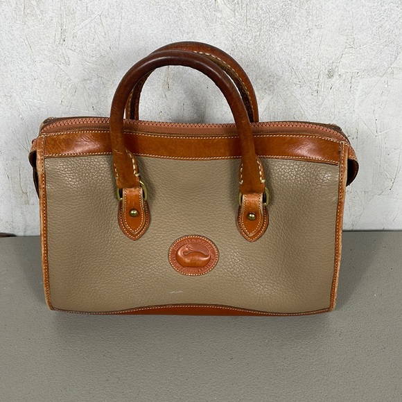 Dooney & Bourke Handbags - Vintage Dooney & Bourke shoulder bag purse tan beige brown